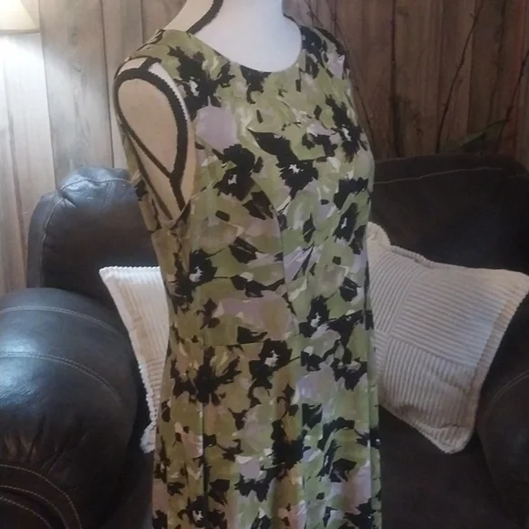 Black and Green Floral Midi Dress Size 10 - Picture 4 of 9